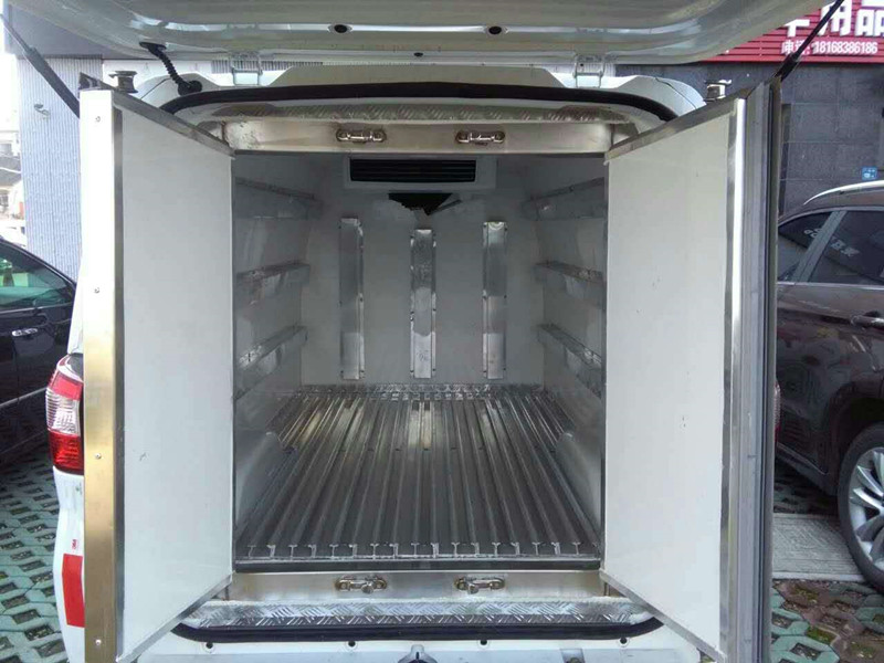 伽途小型面包冷藏车 (1).jpg