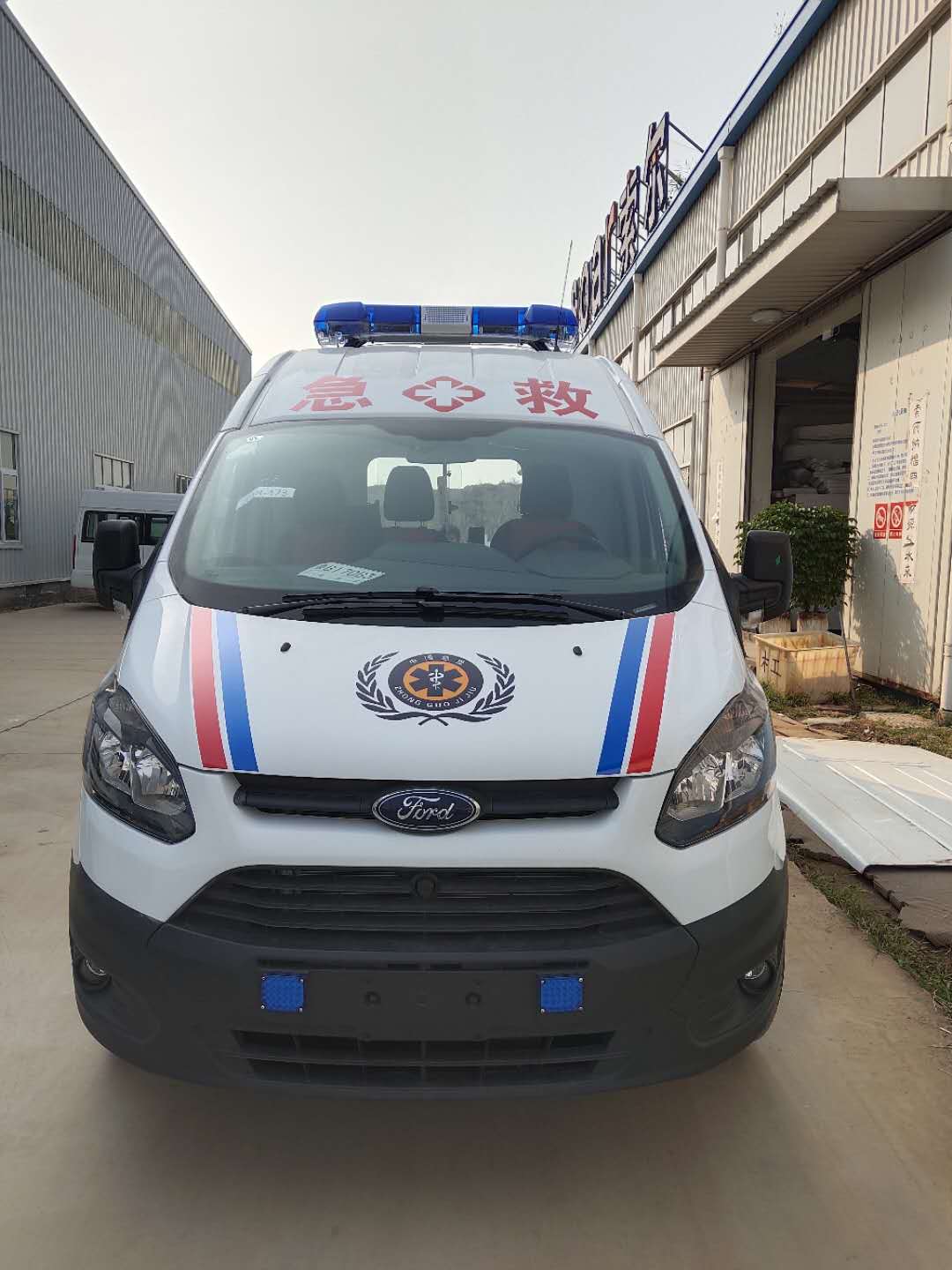 天津V362伤残转运车改装厂_院后护送病人车