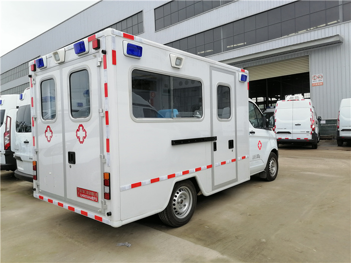 监护型救护车参数_福特V362救护车_多少钱一辆