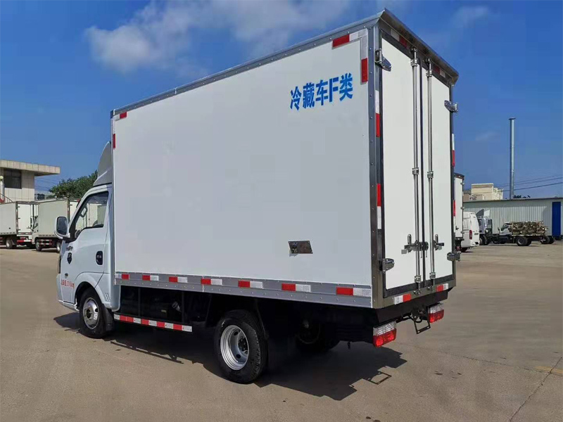 东风途逸国六冷藏车（厢长3.5米）_程力小型冷藏车报价多少钱一辆