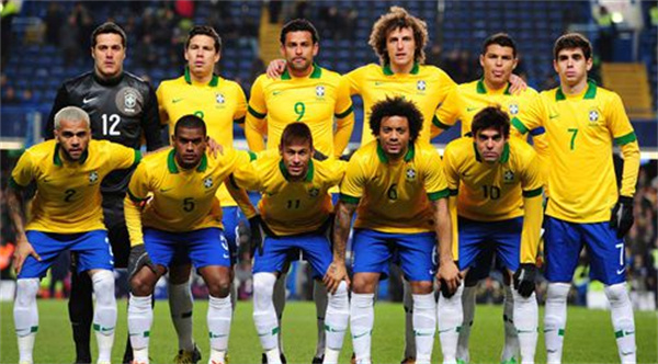巴西世界杯日本队队长谷部诚_巴西队阵容分析_库里队vs詹姆斯队阵容