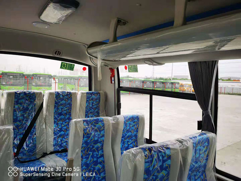 江西省东风国六客车 二手出口客车 客车出口 19座客车 客车玻璃 客车配件 9座客车玻璃
