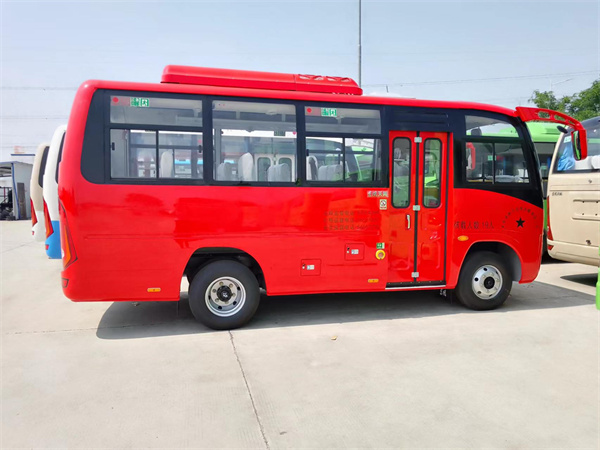 黑龙江省6米通勤客车 6米客运客车 出口客车 客车出口实车