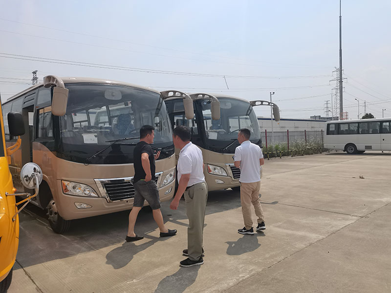 綦江县7.2米通勤客车 客车出口 出口客车 客运客车 二手