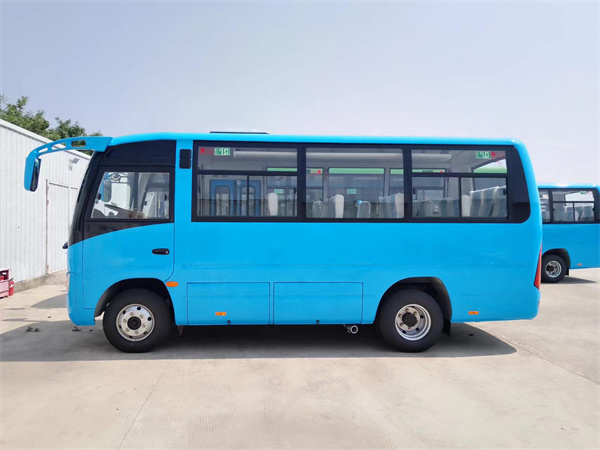 桂林市7.2米通勤客车 二手客车出口 19座客车 客运客车 东风客车 客车玻璃 9座客车实车