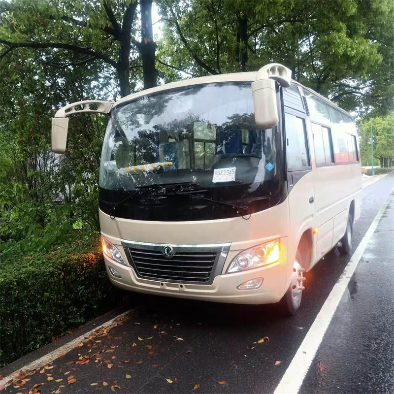 保亭县6米客运客车 6米通勤客车 出口客车 客车出口 7.2米客车价格
